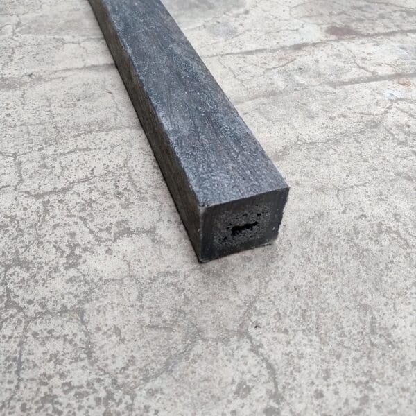 Poste plástico 6,4 x 6,4 x 290 cm para alambrado / Deck